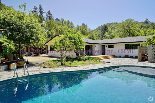 Building Photo - All New! Fabulous 3 bedroom Air Condioned... Rental