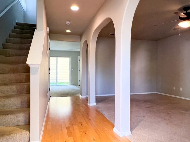 Photo - OWN956 Unidad 3141 S.E. EVERGLADE ST