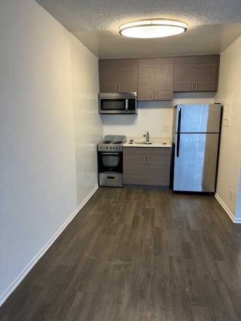 Balboa Grande Apartments