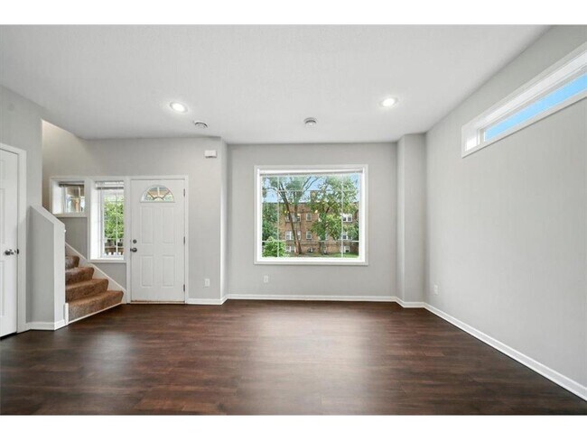Photo - 600 W 32nd St