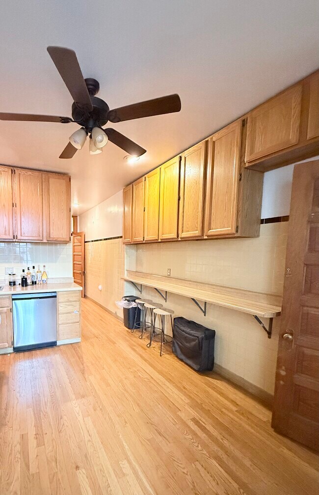 Photo - 2123 N Seminary Ave Unit 1