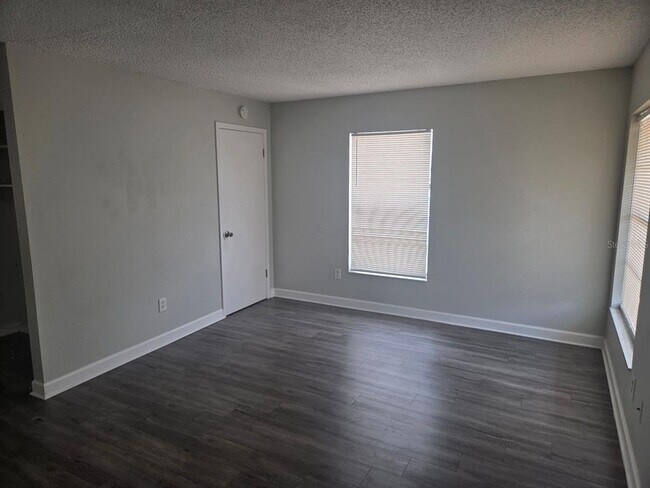 Photo - 2322 W St John St