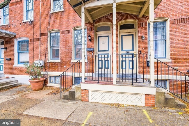 Photo - 609 W 9th St