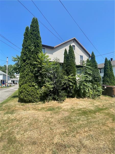 Photo - 233 E Pine St