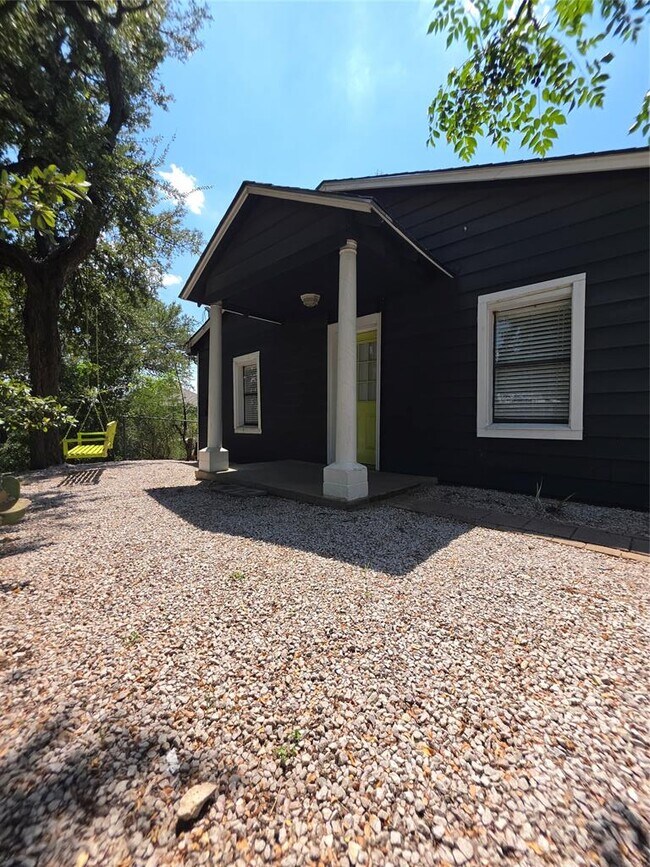 Photo - 1166 Ridgeway Dr
