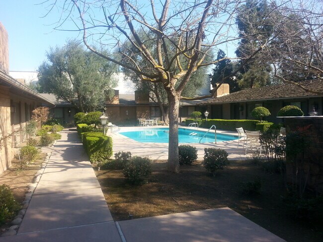 Amazing Northwest Condo near Fig Garden Vi... - Amazing Northwest Condo near Fig Garden Vi... Unit E