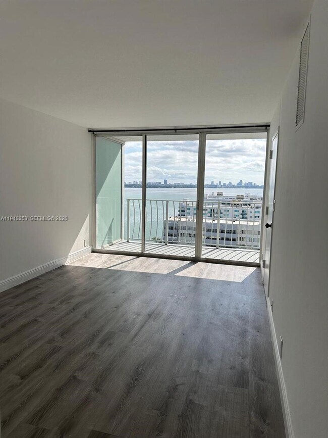 Photo - 7601 E Treasure Dr Unit 1823