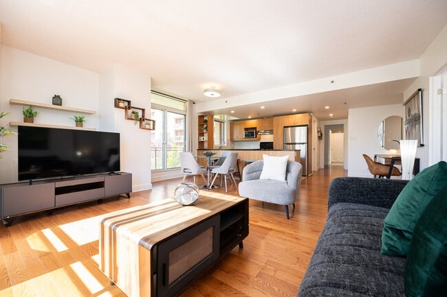 Photo - 151 Av. Atwater Unit ID1261844P