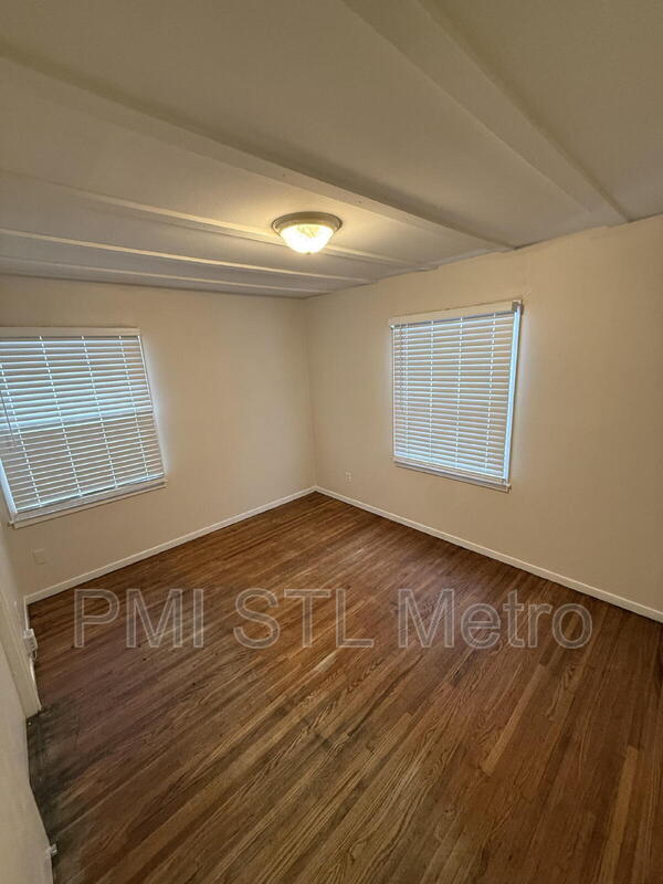 Photo - 10327 Renfrew Dr