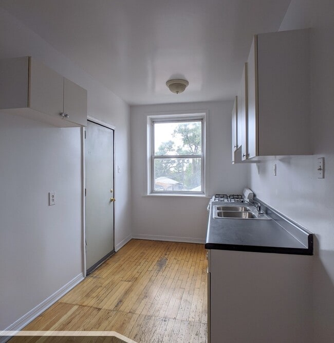 Photo - 3042 W Wellington Ave Unit 2
