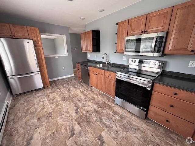Building Photo - 429 Daniel Webster Hwy Unit 2nd floor front Rental