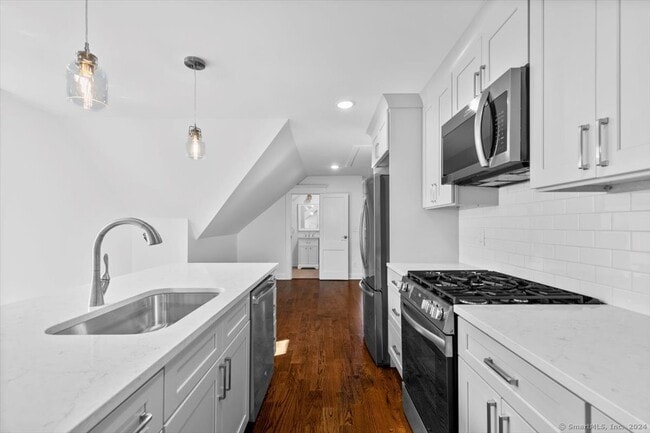Photo - 954 Elm St Unit 3