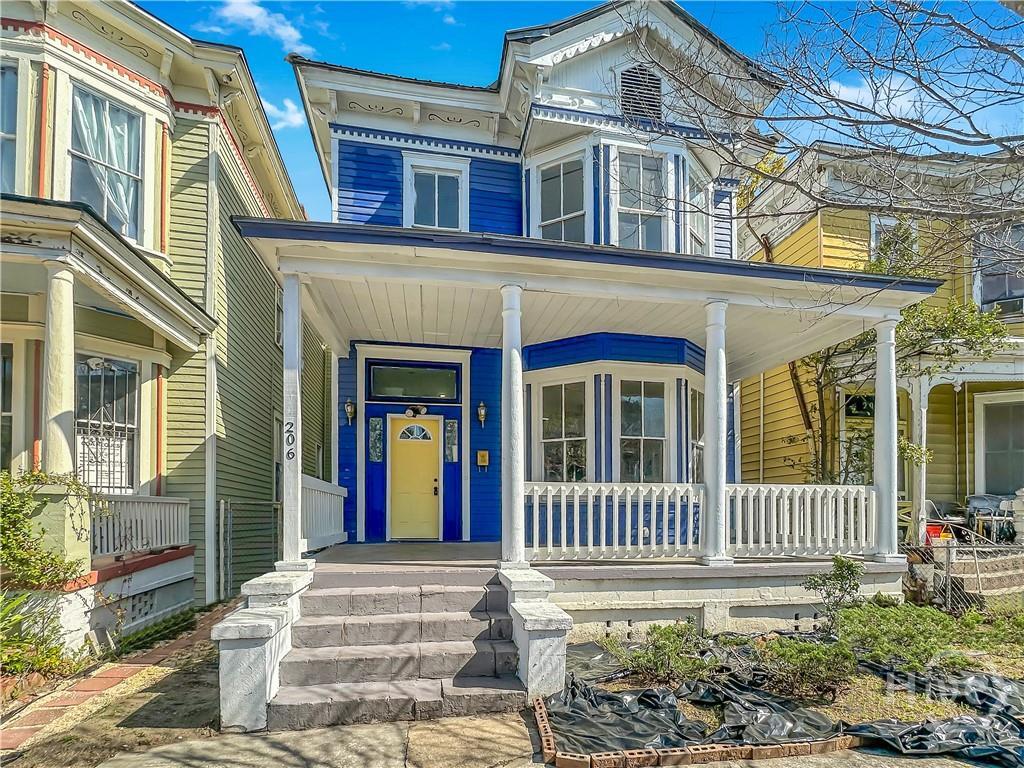 Photo - 206 E 39th St