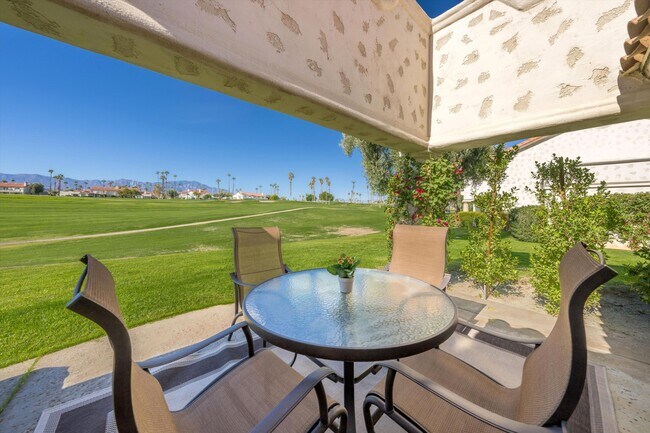 Photo - 259 Vista Royale Cir W