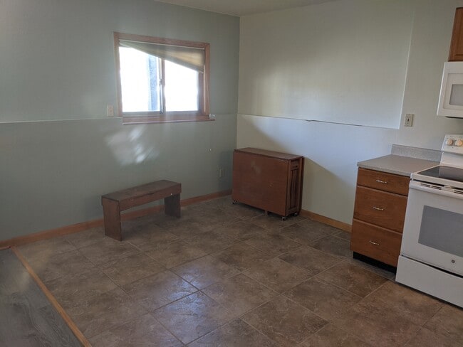 Eating area of kitchen - 1181 Mesa Dr