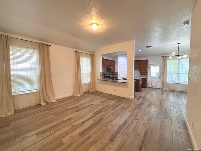 Photo - 4 Bedroom Home with Outdoor Kitchen in Wortham Oaks San Antonio