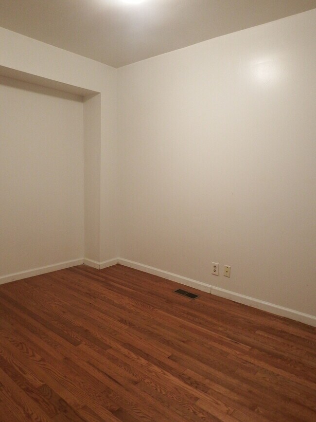 Photo - 417 E 31st St Unidad 1