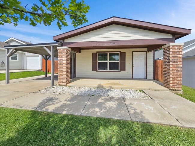 Photo - 1332 Dreiss St
