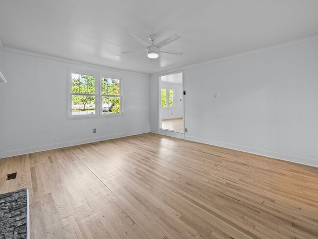 1011 Daniel Pl