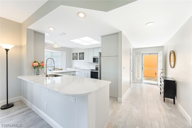 Photo - 651 Wiggins Lake Dr Unit 102