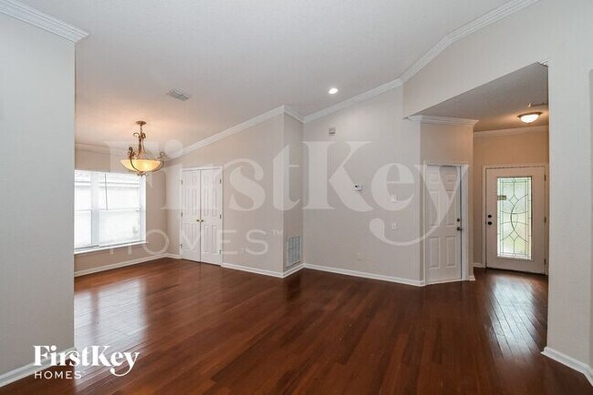 Photo - 749 Carriage Hill Dr House