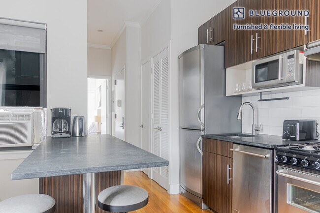 Photo - 515 W 47th St Apartment Unit FL5-ID1878