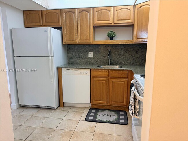 Photo - 1100 St Charles Pl Unidad 620