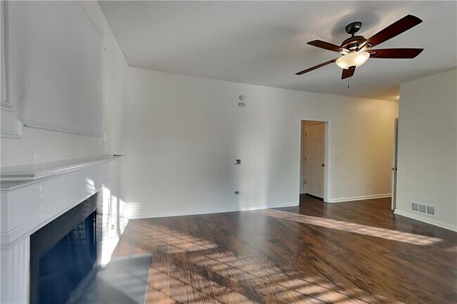 Photo - 2338 Talamill Dr NE