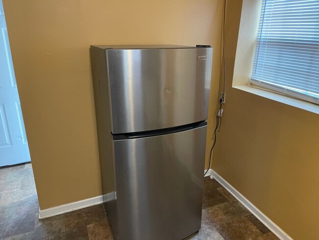 100 Hamer Pl