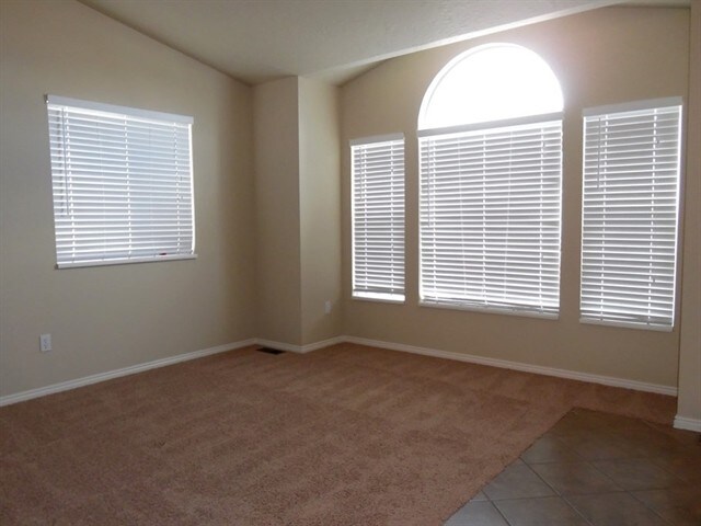 Photo - 6946 Decora Way