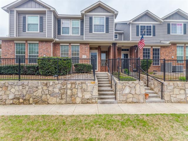 Photo - 2324 Stoneleigh Pl