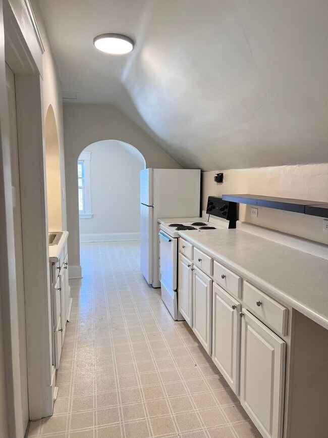 Building Photo - 3406 Erie Ave Unit #3