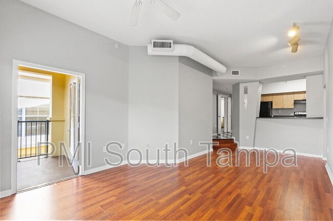 Photo - 2421 W Horatio St Unit 838