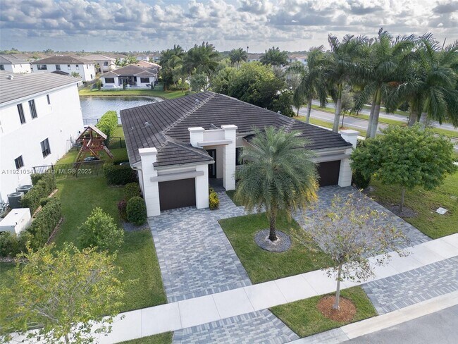 Photo - 10660 S Lago Vista Cir