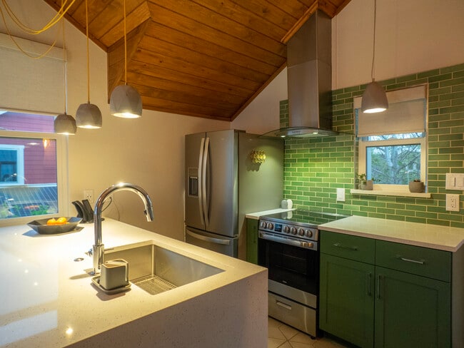 Photo - 2016 McCloskey St Unit 2