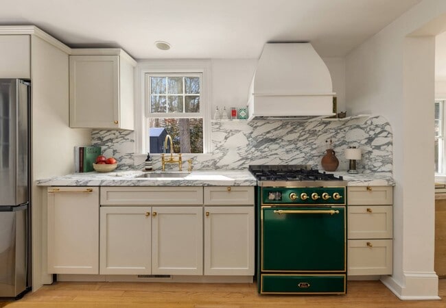 Photo - 56 Carroll St