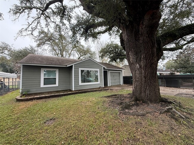 Building Photo - 38 Wellford St