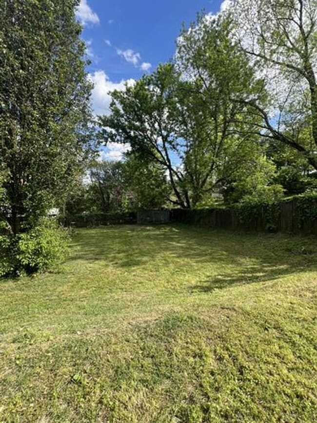 Photo - 700 W 3rd Ave