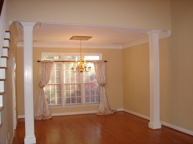 Photo - 1325 Beckton Ct