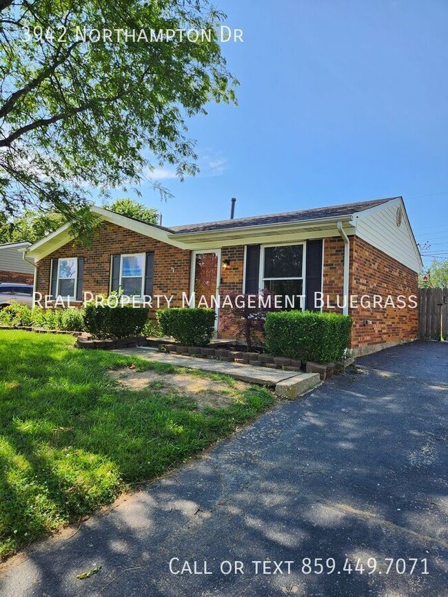 Photo - 3942 Northampton Dr House