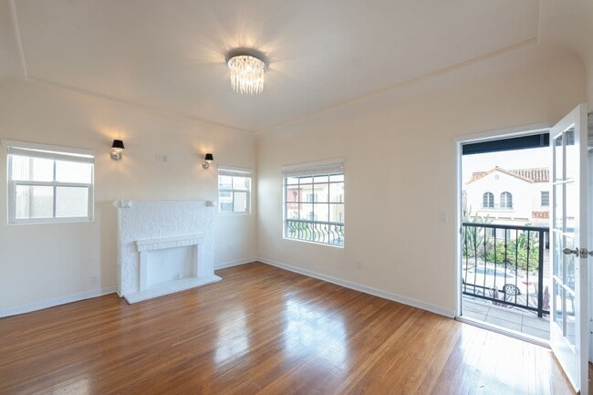 Photo - 341 N Stanley Ave