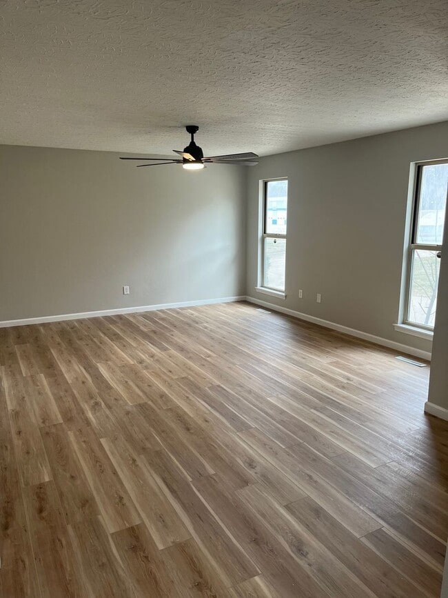 Photo - 3 Bed, 1 Bath Home with Attached Garage