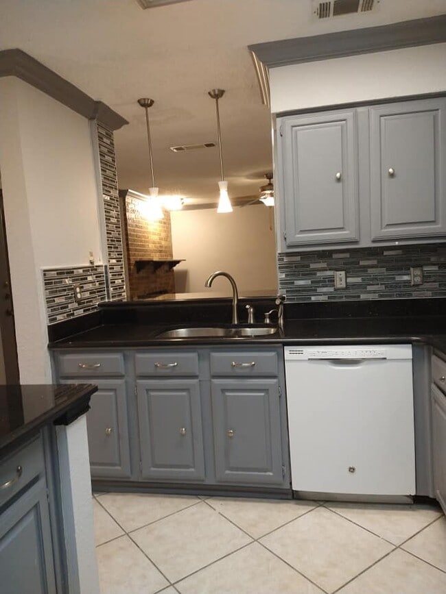 Photo - 1108 Harwell Dr Unit Cloisters Condominuns