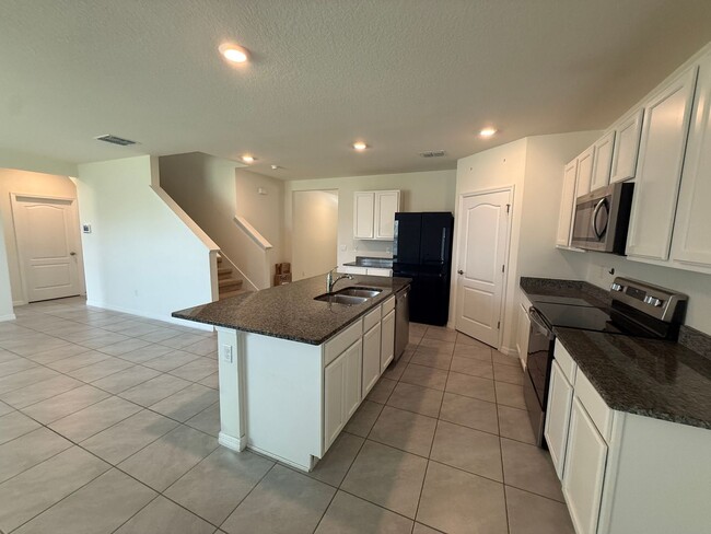 11106 Amber Ridge Dr