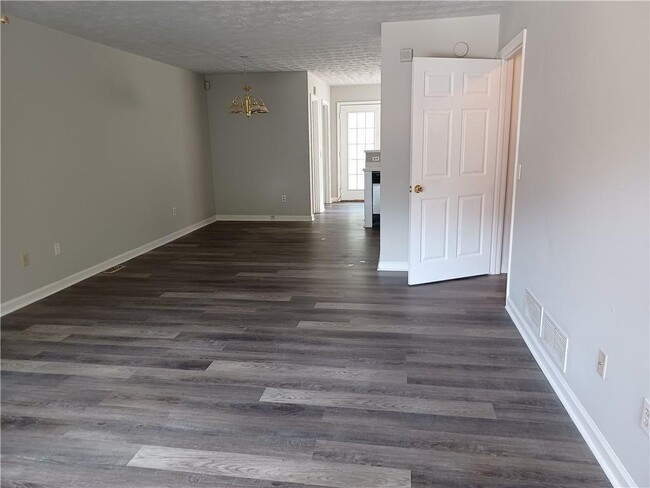 Photo - 75 Davis Mill Ct