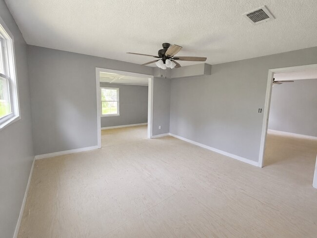 Photo - 227 Live Oak Ln