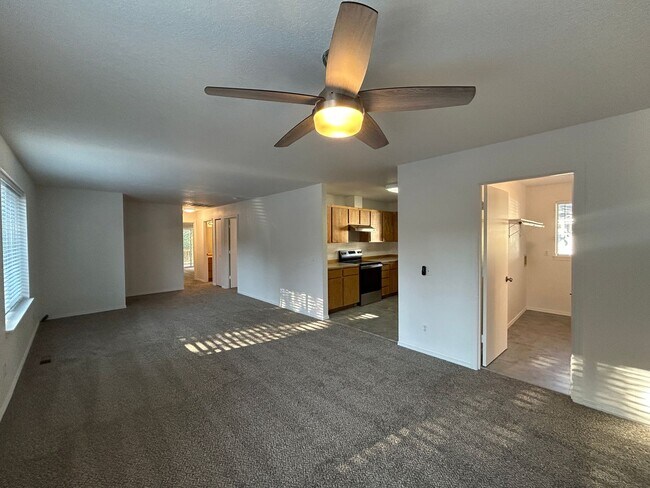 Photo - 1073 NE Hidden Valley Dr