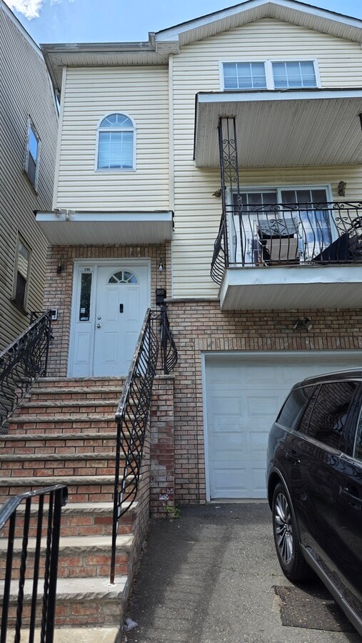 Photo - 135 Seymour Ave