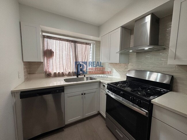 Photo - 233 S Nome St