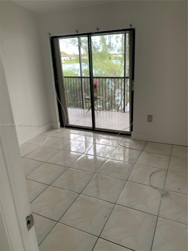 468 NE 206th Ln Unidad 203
